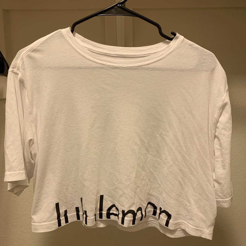Lululemon Cortes crop tee